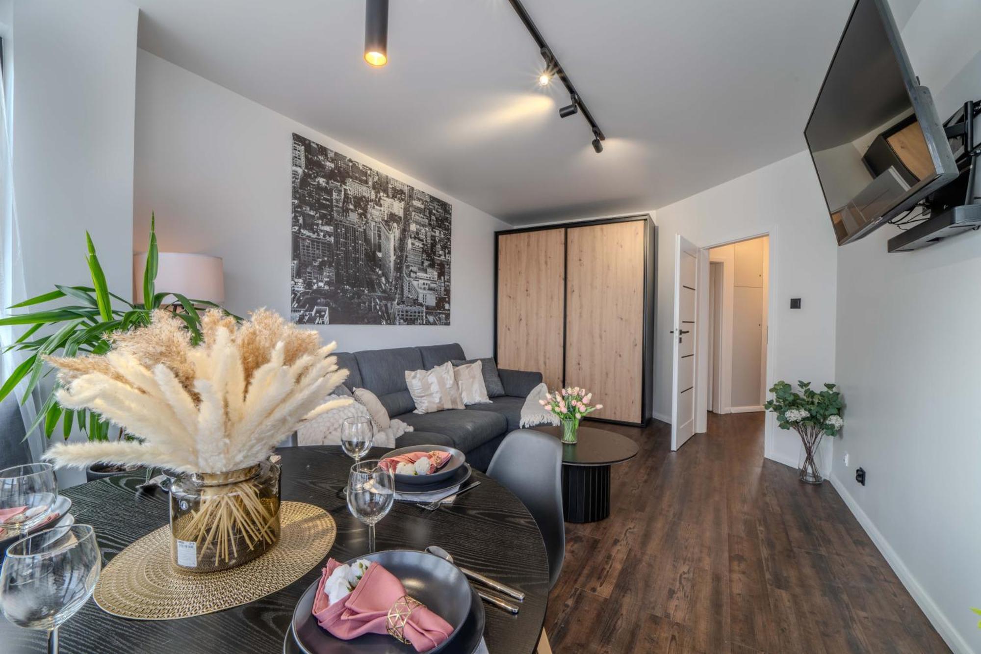 New Large Modern Apartment - City Center - 60M2 - Lift - Parking Wrocław Zewnętrze zdjęcie