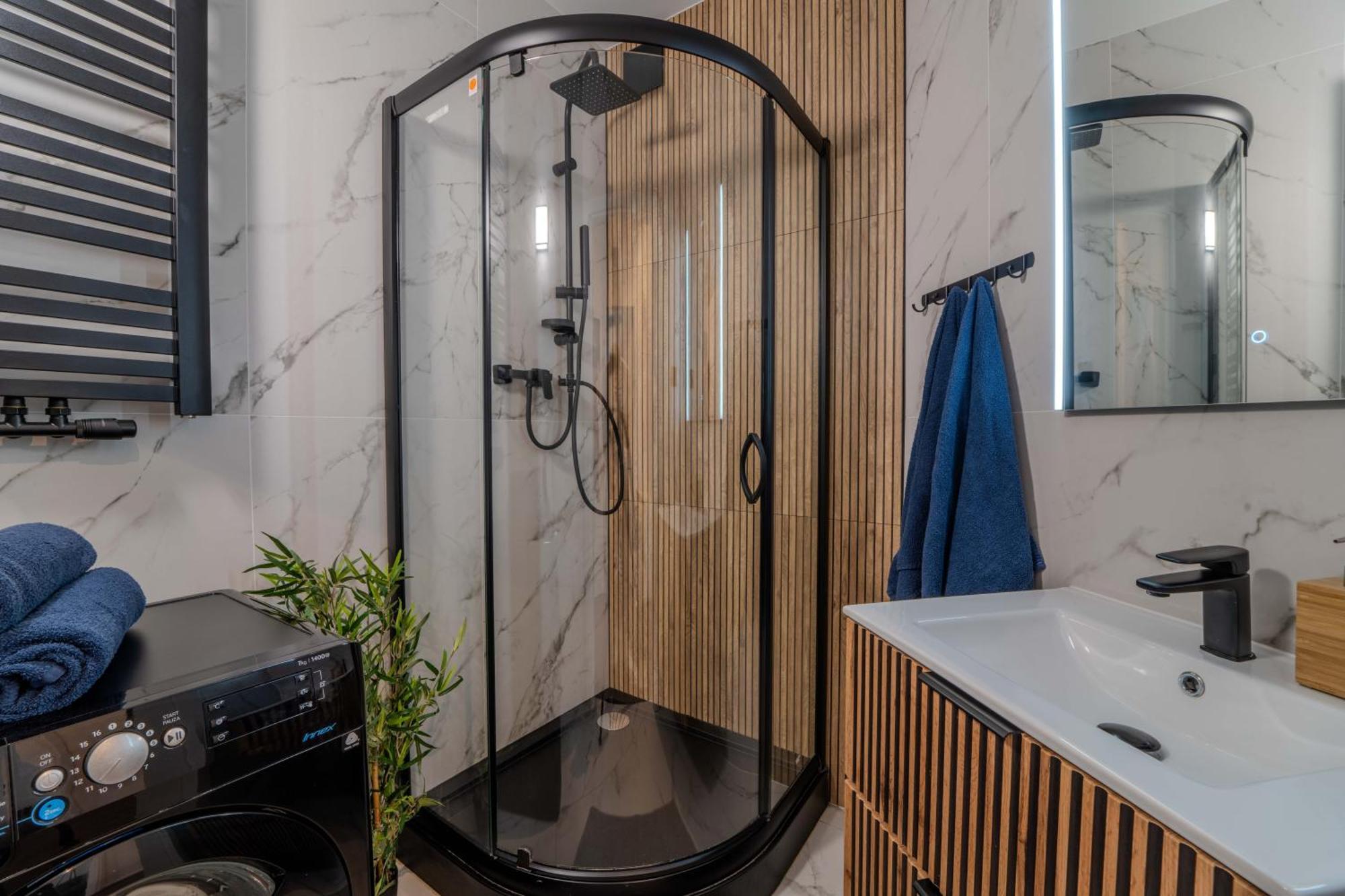 New Large Modern Apartment - City Center - 60M2 - Lift - Parking Wrocław Zewnętrze zdjęcie