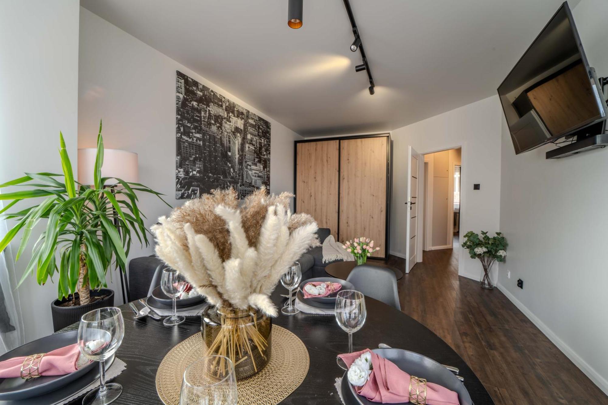 New Large Modern Apartment - City Center - 60M2 - Lift - Parking Wrocław Zewnętrze zdjęcie